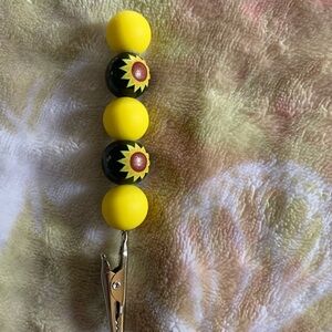 Sunflower and black beaded roach clip